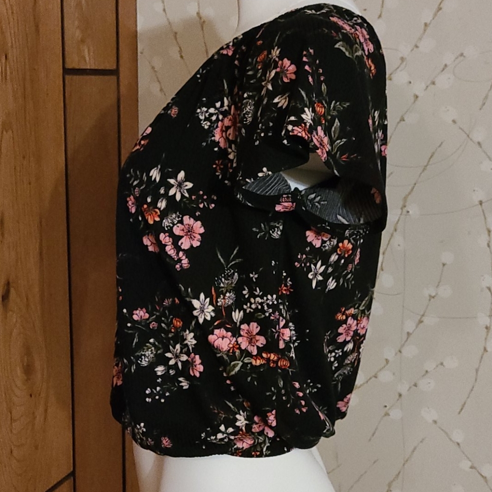 Floral shirt - Picture 3 of 5